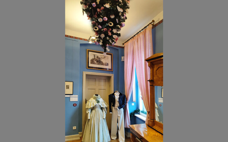 Weihnachtliche Dekoration Knoblauchhaus im Nikoleiviertel