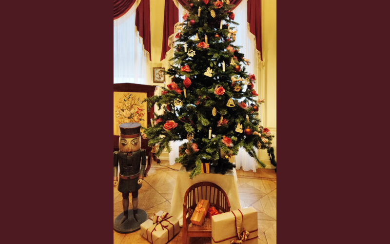 Weihnachtliche Dekoration Knoblauchhaus im Nikoleiviertel