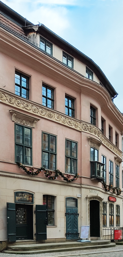 Das Knoblauchhaus wird zum Weihnachtshaus