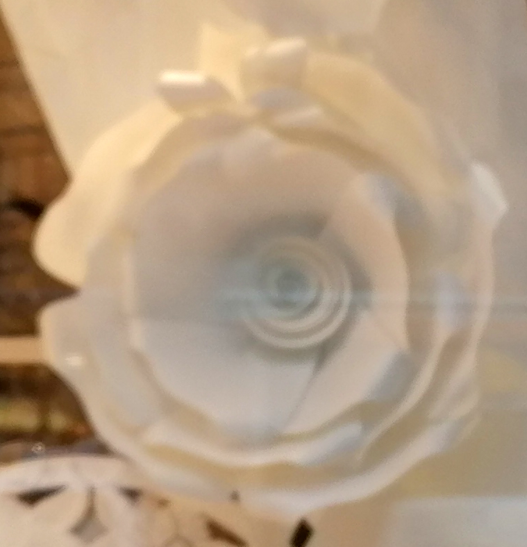 Handgefertigte Blumen aus PVC